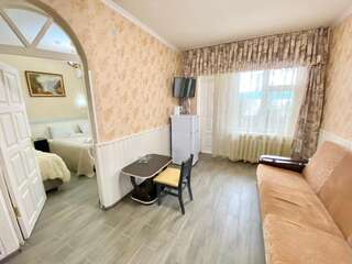 Гостиница Lazur Guest House Сочи Люкс с 2 спальнями-3